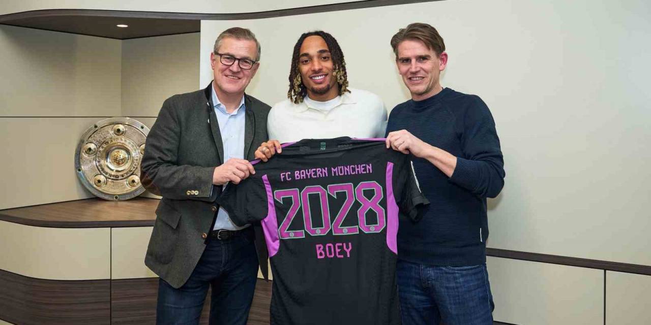 Sacha Boey Resmen Bayern Münih’te