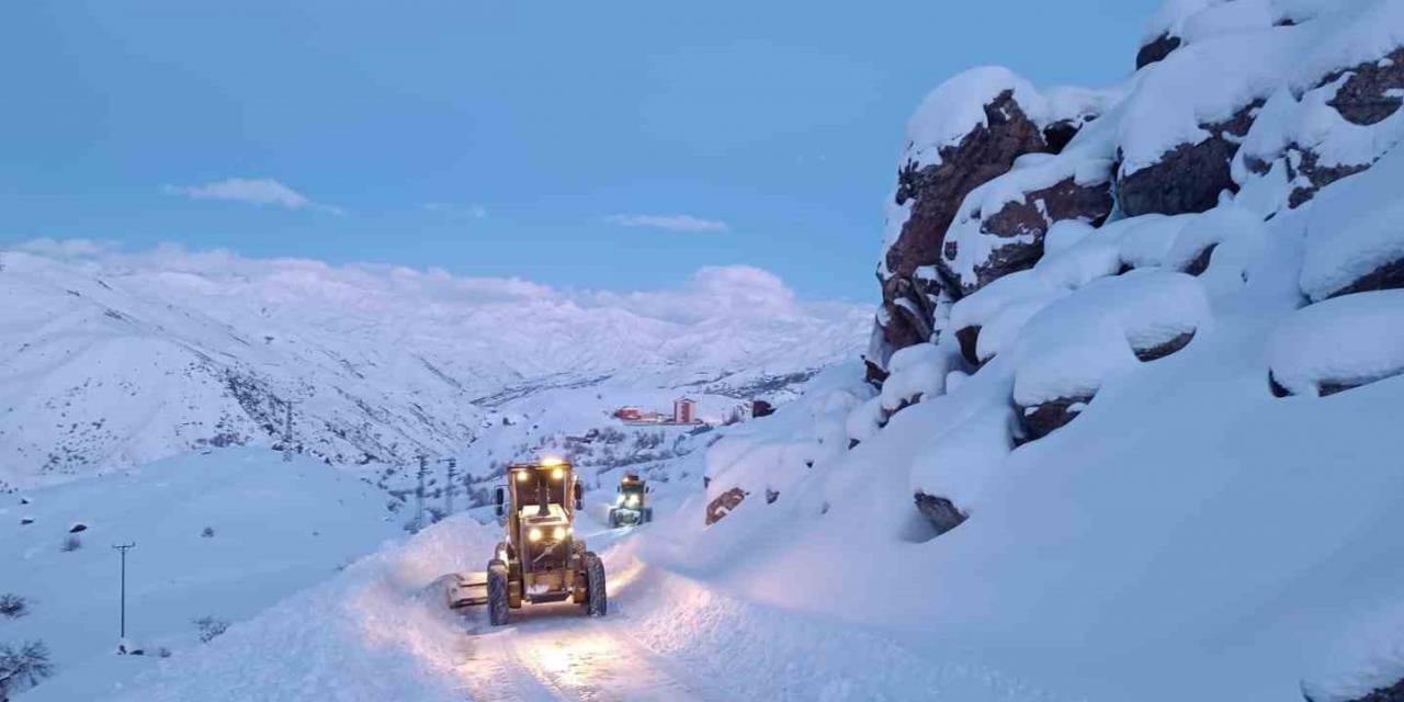 Hakkari’de Karla Mücadele Çalışması