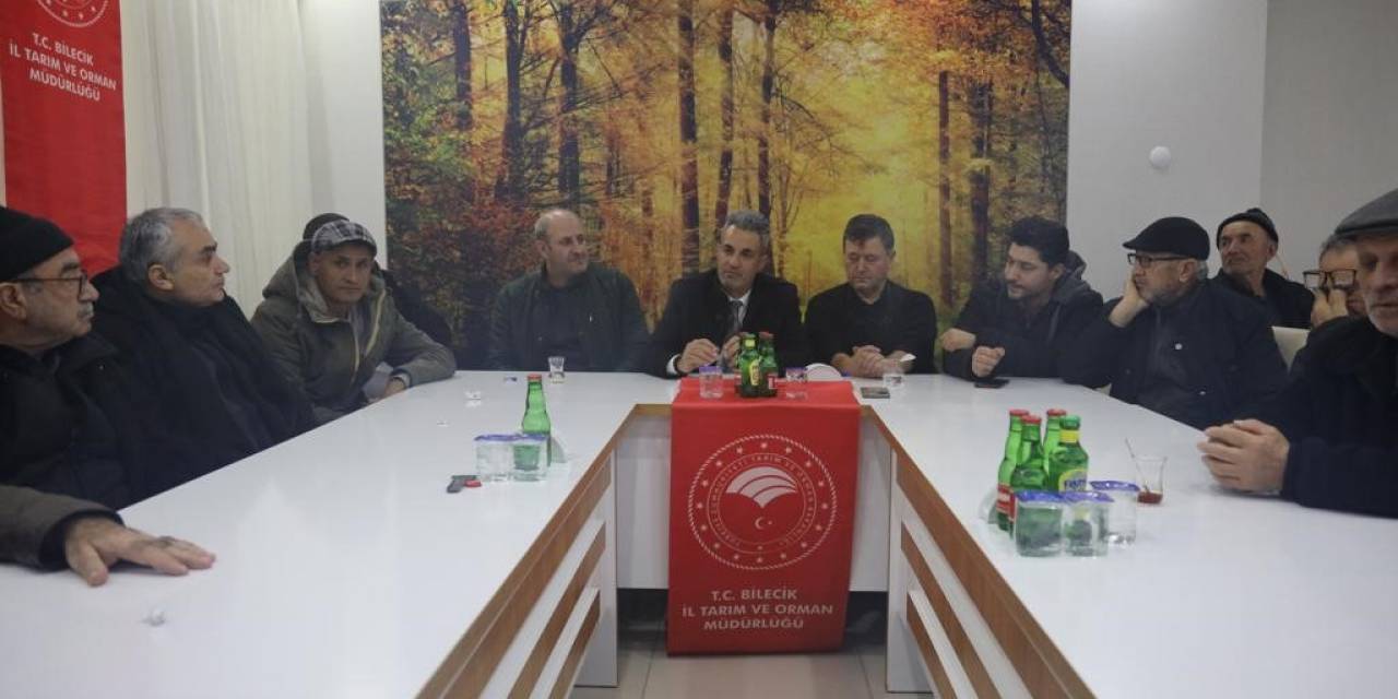 Çiftçilere Gece Eğitimleri Veriliyor