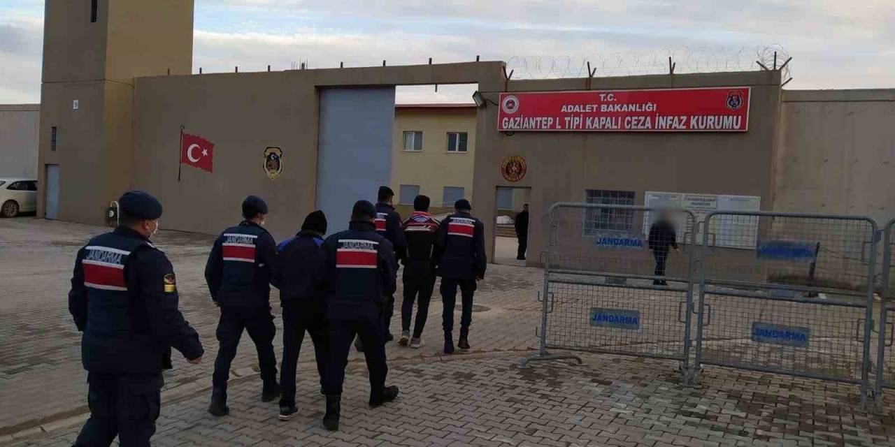 Gaziantep’te ’kalkan’ Operasyonu: 47 Kaçak Göçmen Organizatörü Yakalandı