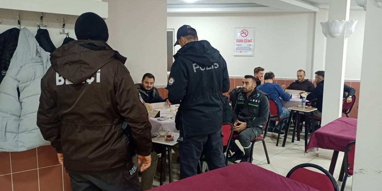 Balıkesir’de Polis 15 Aranan Şahsı Gözaltına Aldı