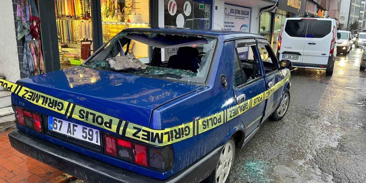 Boşanma Aşamasındaki Eşini Ağır Yaralayıp Firar Etti