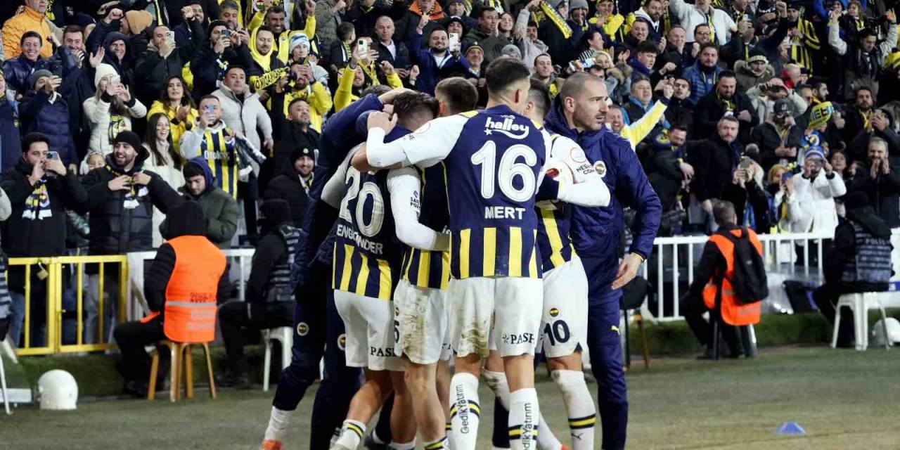 Fenerbahçe 100 Golü Geçti