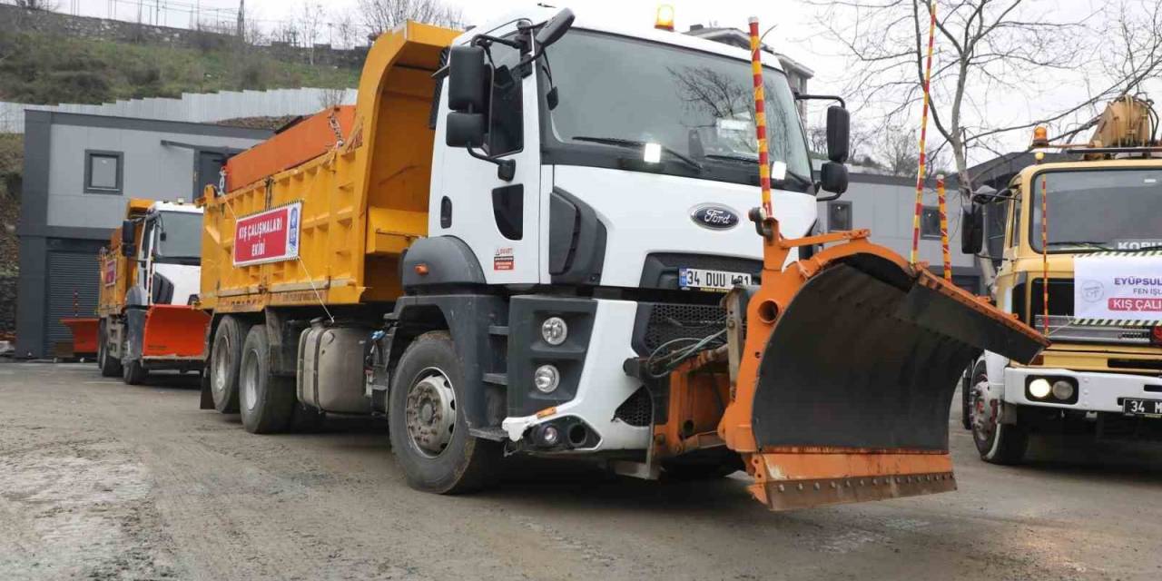 Eyüpsultan Belediyesi Ekiplerinin Kar Mesaisi Başladı