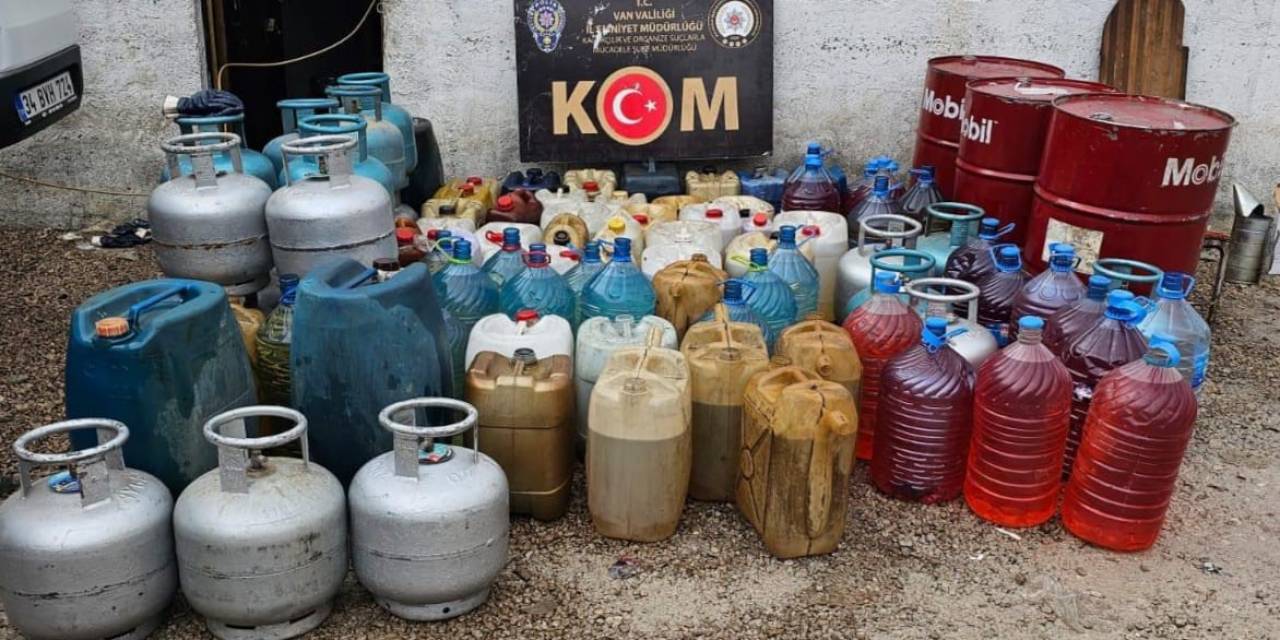 Van’da Kaçak Akaryakıt, Sigara Ve Tüp Ele Geçirildi