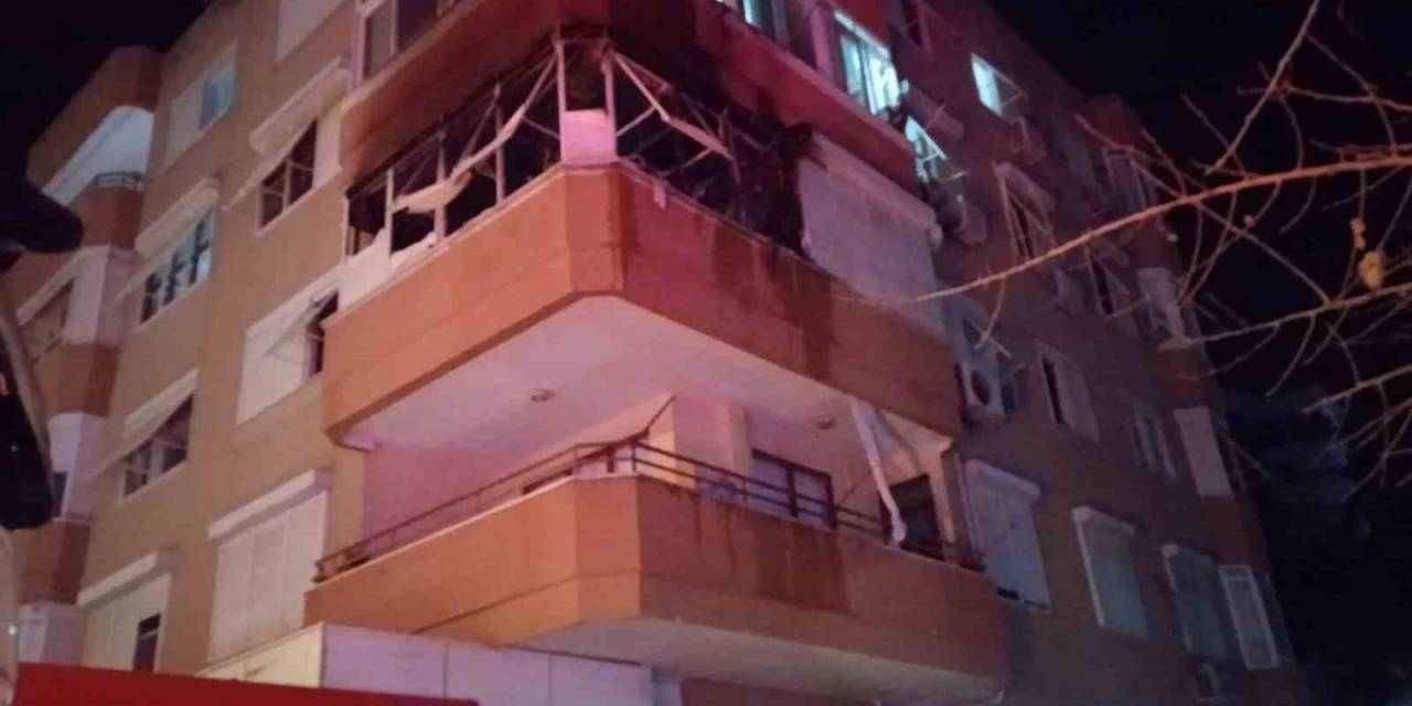 Evde Çıkan Yangın Çevre Binalara Sıçramadan Söndürüldü