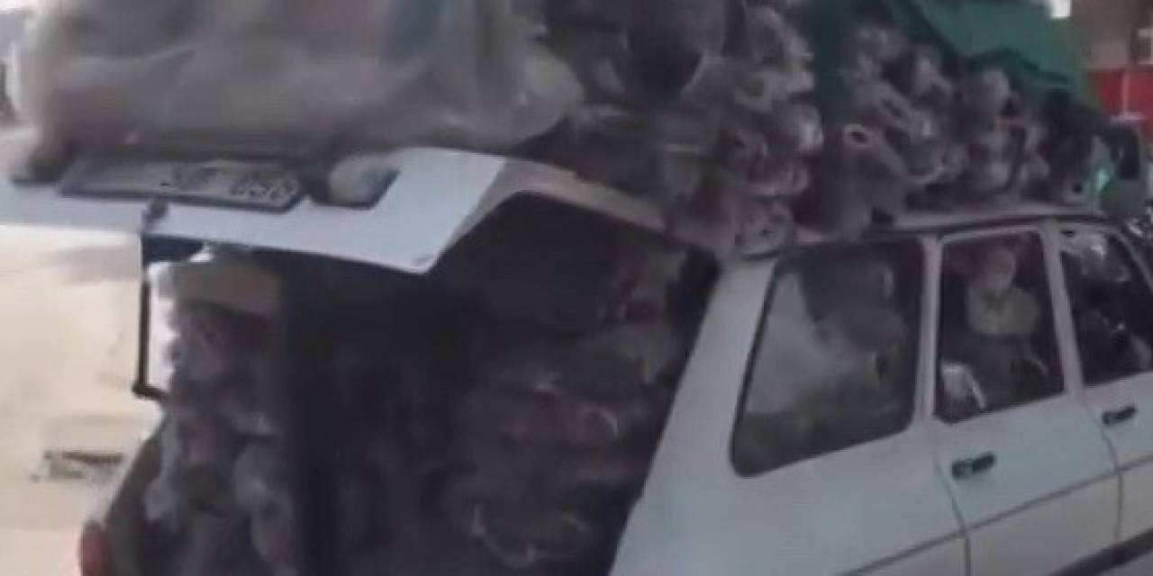 Şanlıurfa’da Otomobil Taşıdığı Yükle Kamyonetlere Kafa Tuttu