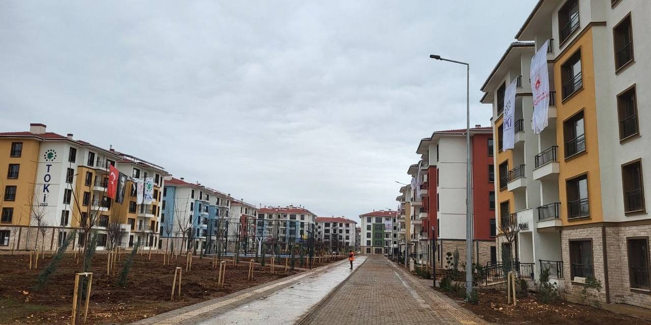 Depremzedeler Konutlara Yerleşmek İçin Sabırsızlanıyor