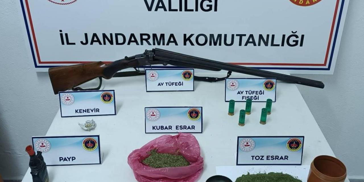Otomobilde Yapılan Aramada Uyuşturucu Çıktı