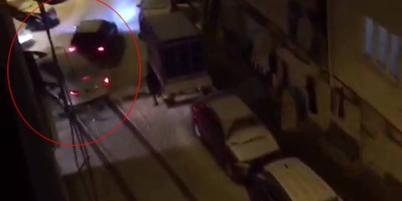 Eyüpsultan’da Karda Kayan Araçların Kaza Anı Kamerada