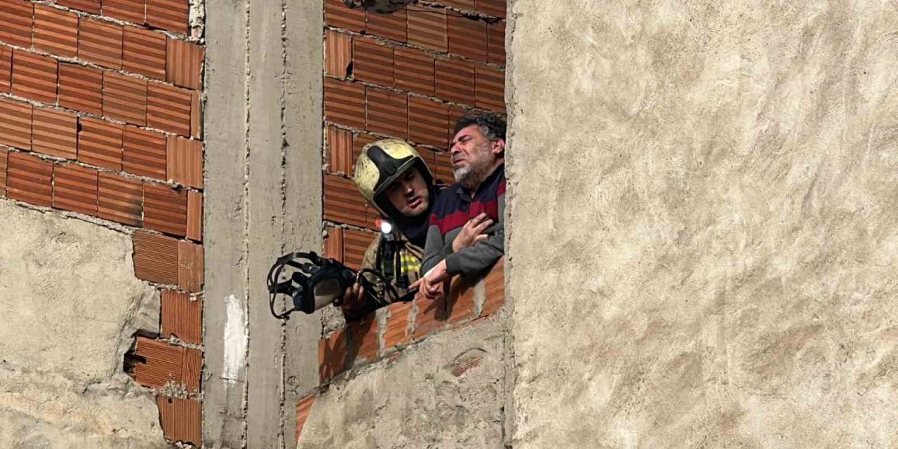 Bursa’da Yangında Can Pazarı... 2’si Çocuk 4 Kişi Son Anda Kurtarıldı