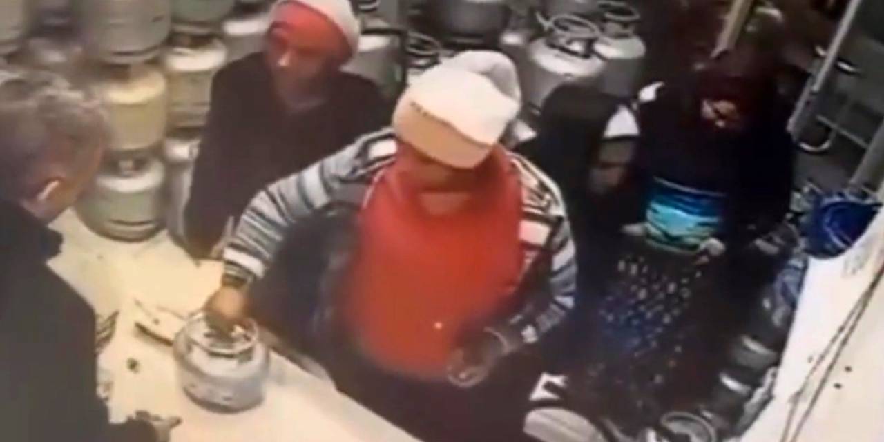 Piknik Tüpünü Saniyeler İçerisinde Eteğinin Altına Sokup Böyle Çaldı