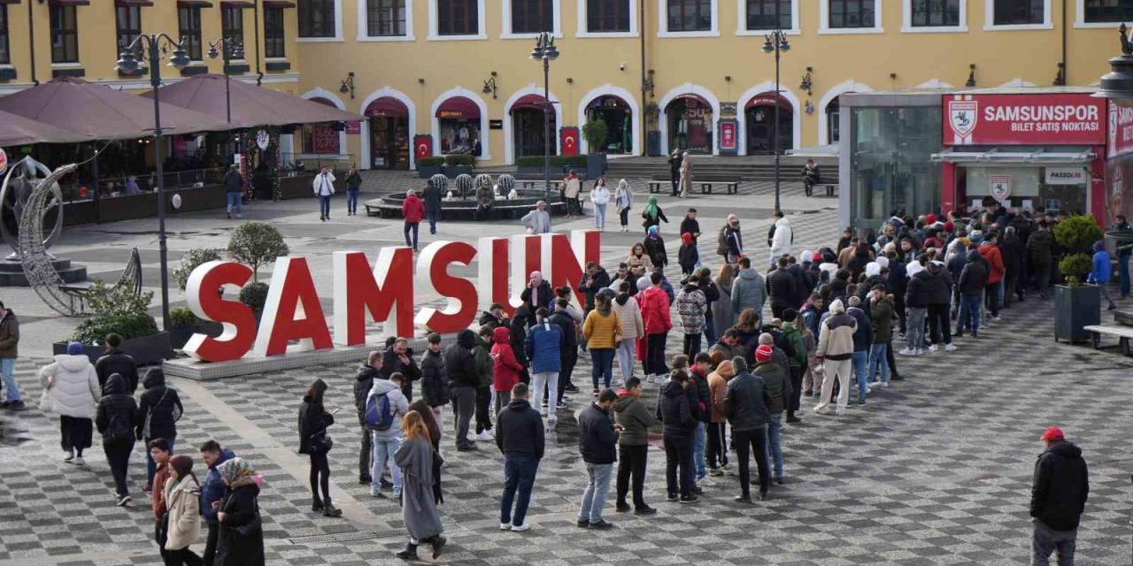 Samsunspor - Galatasaray Maçının Biletlerine Yoğun İlgi