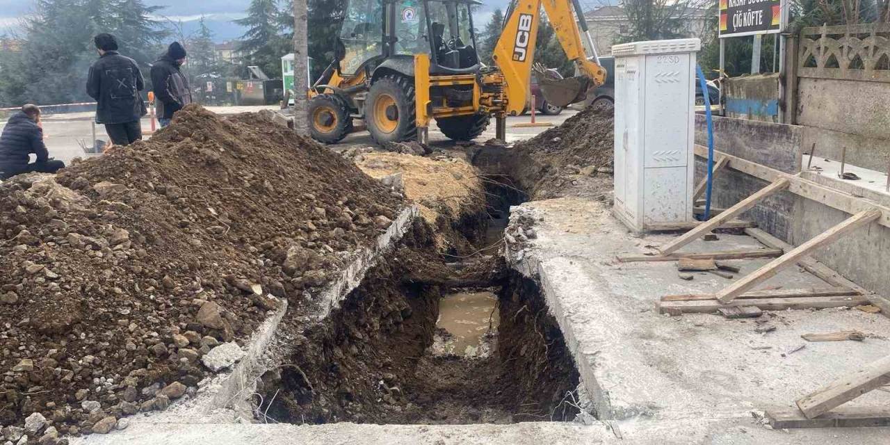 30 Bin Metre Yeni İçme Suyu Hattı Çekildi