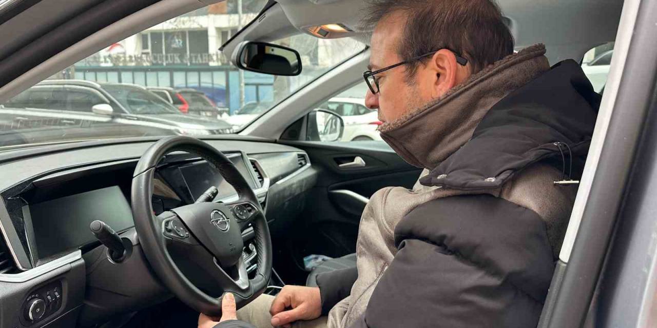 Opel Bayisinden Sıfır Alınan Cip, Servisten Çıkmıyor