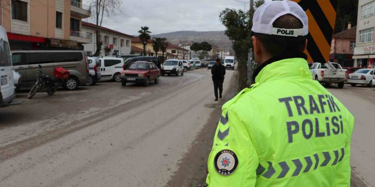 Taşova Polisi, Kural Tanımaz Sürücülere Göz Açtırmıyor