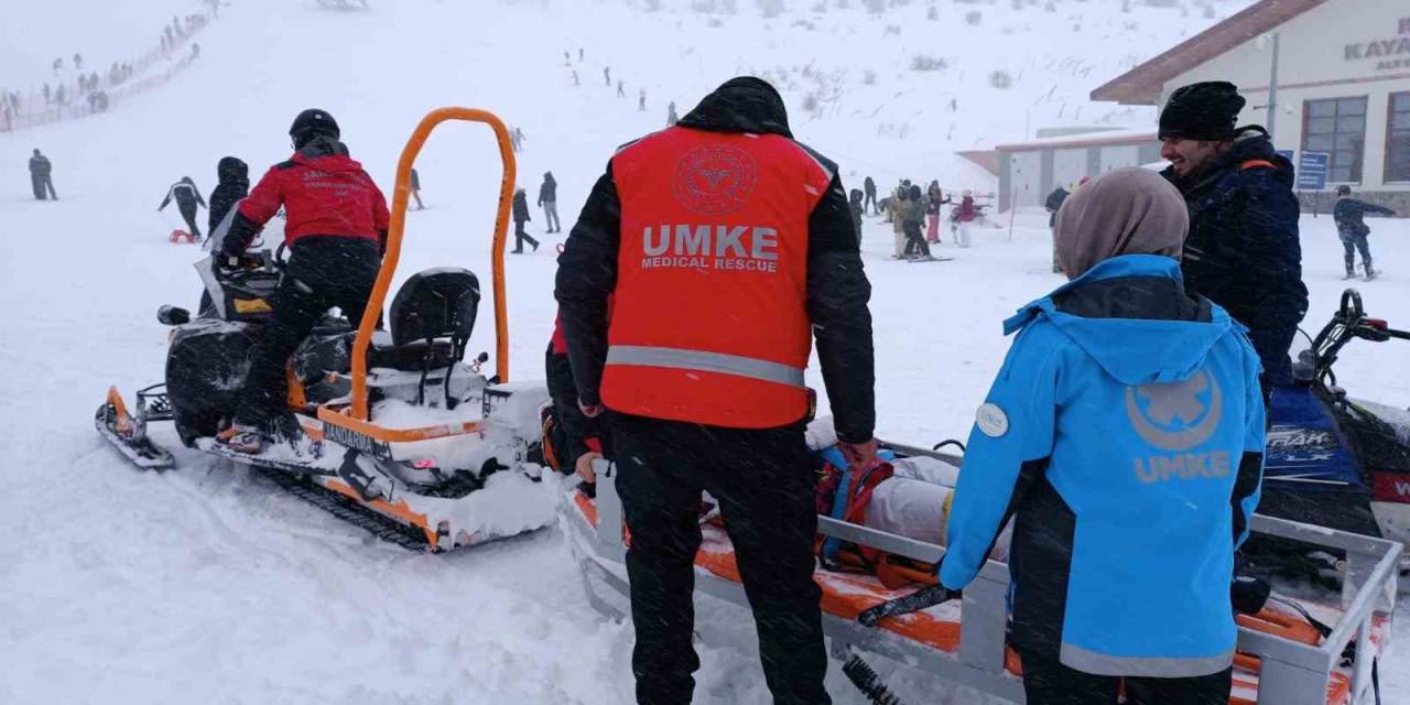 Kayak Yaparken Yaralananların Yardımına Umke Ve Jandarma Yetişti