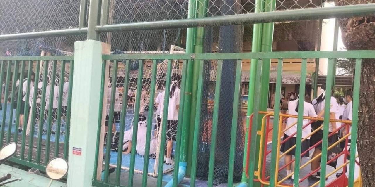 Tayland’da Arkadaşını Tüm Öğrencilerin Gözü Önünce Defalarca Bıçakladı