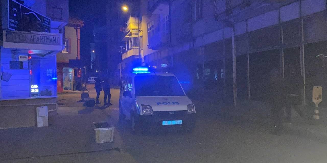 Isparta’da Kız Meselesi Kavgasında Bıçaklar Çekildi: 3 Yaralı