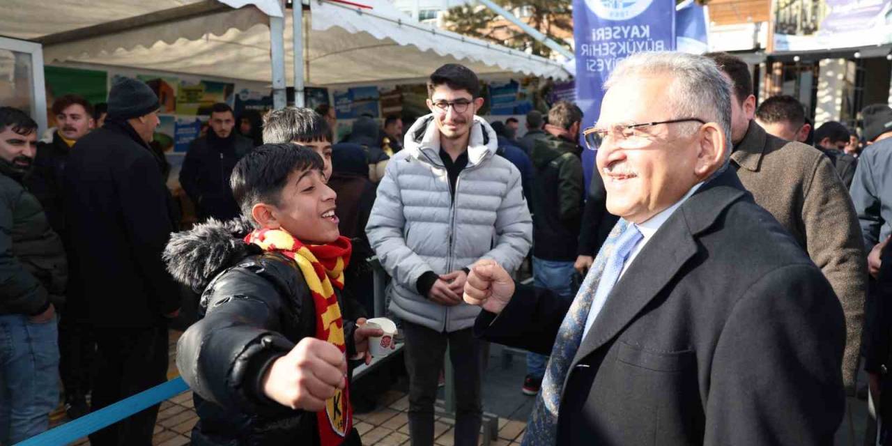 Başkan Büyükkılıç, Hizmeti Vatandaşın Ayağına Götüren Çadırları Ziyaret Etti