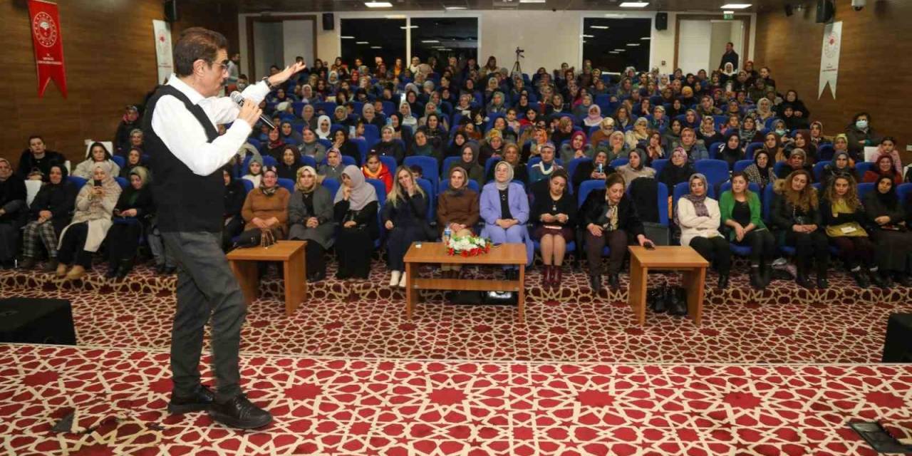 Van’da "Aile İçi İletişim, Kadının Rolü Ve Önemi" Konulu Söyleşi Düzenlendi