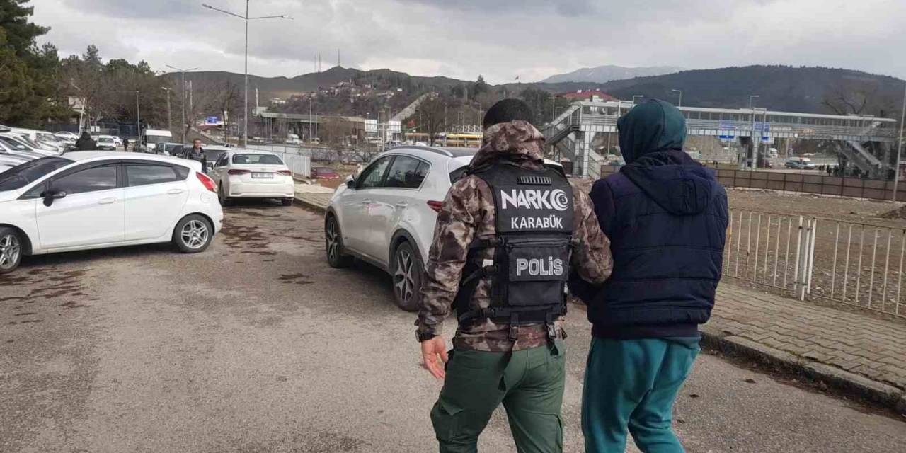 Karabük’te Uyuşturucu İle Yakalanan 4 Şüpheliden 1’i Tutuklandı