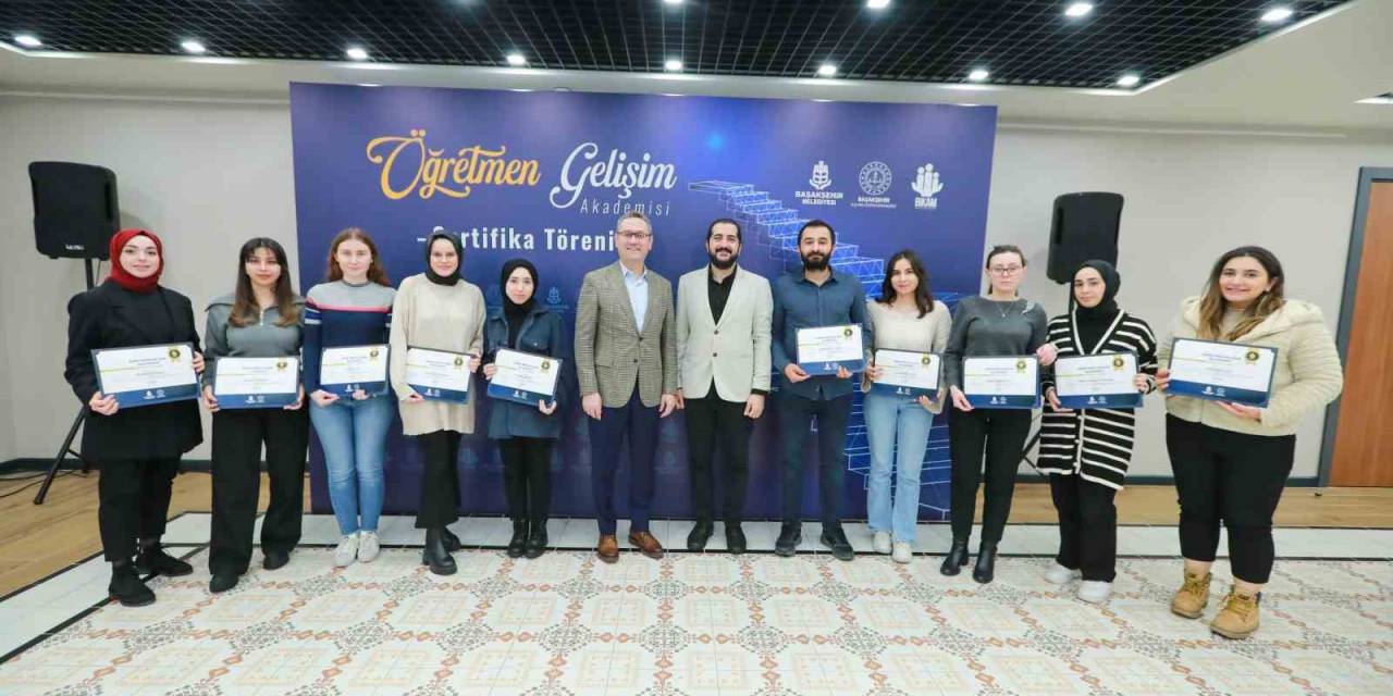 Başakşehir Belediyesi Öğretmenlerin Gelişimine Katkı Sağlıyor