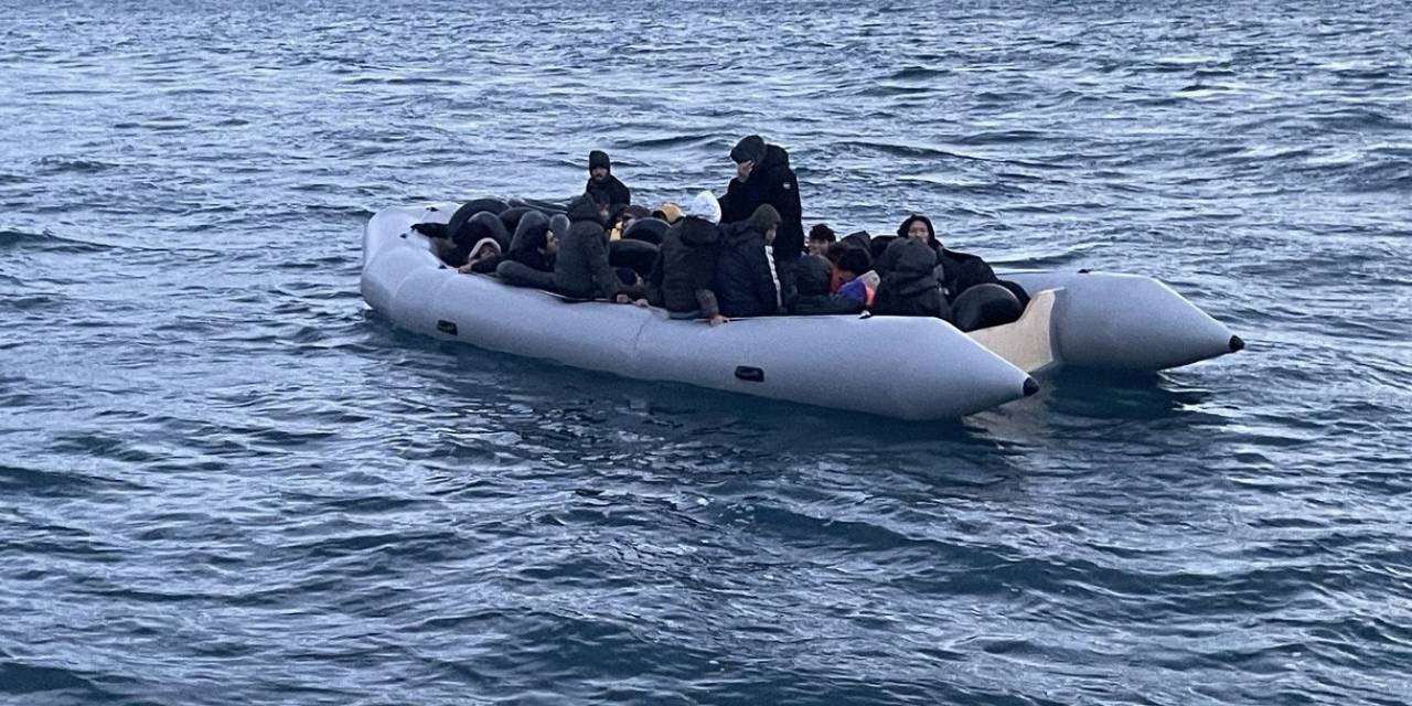 Yunan Unsurlarınca Ölüme Terk Edilen 37 Kaçak Göçmen Kurtarıldı