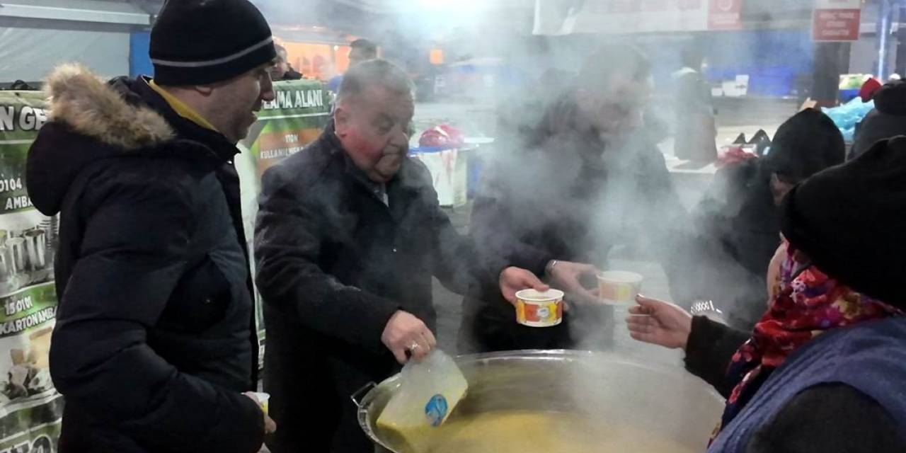 Pazar Yerinde Çorba İkramı