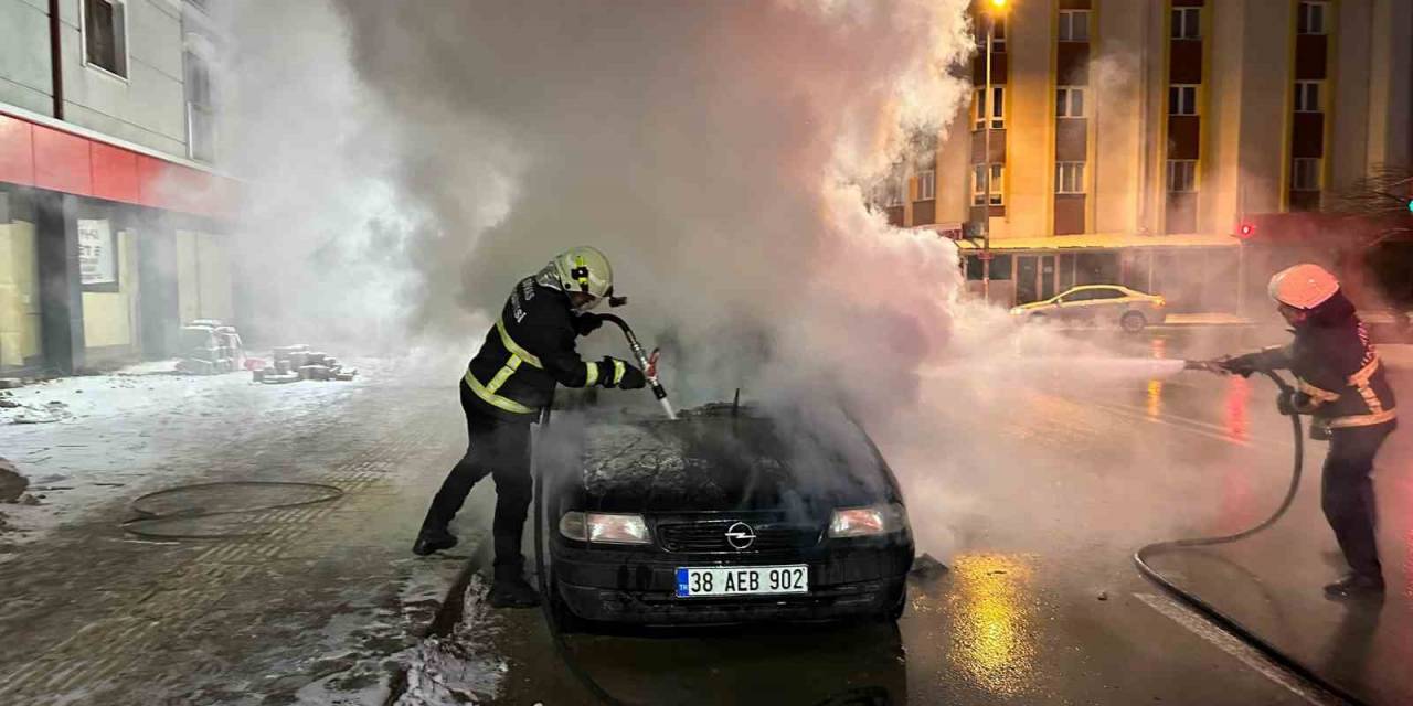 Otomobil Alev Alev Yandı