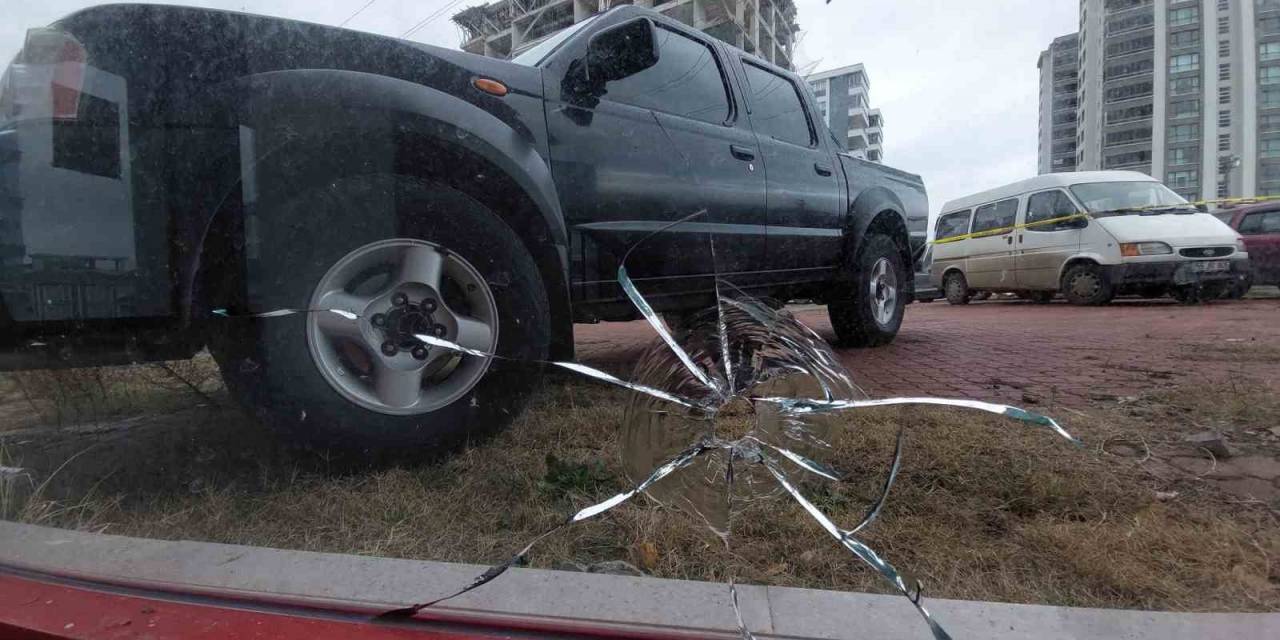 Müteahhit Evinin Önünde Silahlı Saldırıya Uğradı