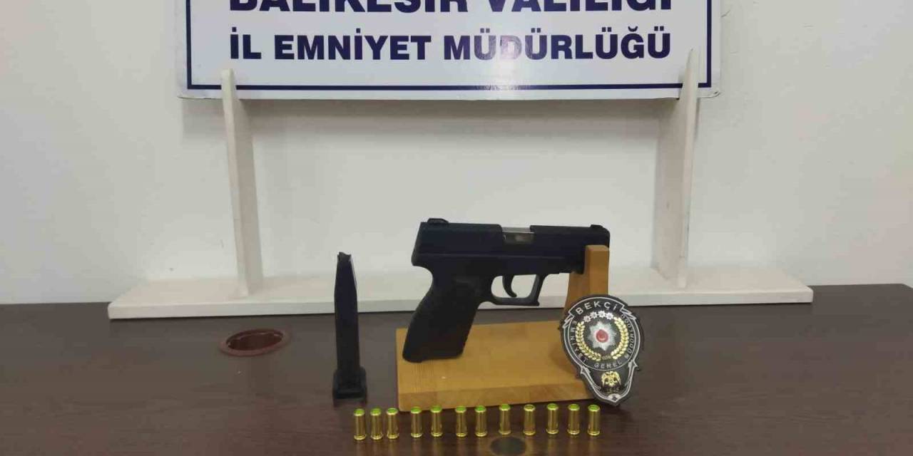 Burhaniye’de Polis Aranan 23 Kişiyi Yakaladı