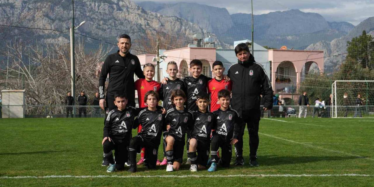 Beşiktaş Artaş U-10 Takımı Kalecisi Minik Doruk, Bilecik’in Gururu Oldu