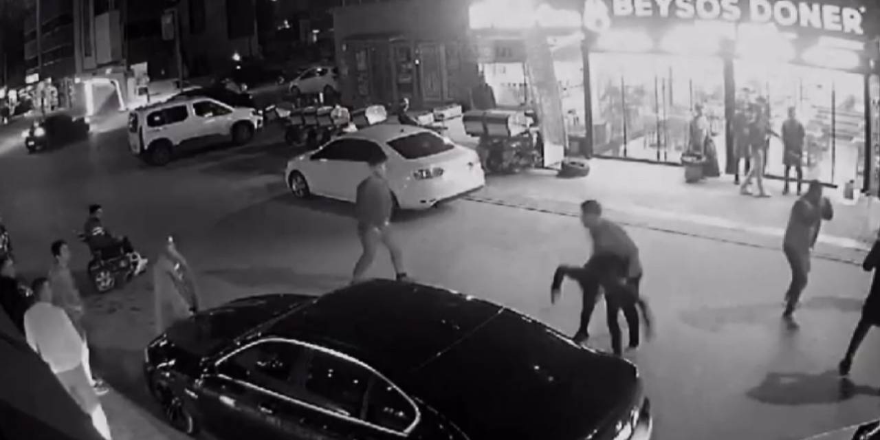 Bursa’da İki Grubun Kavgası Güvenlik Kamerasında