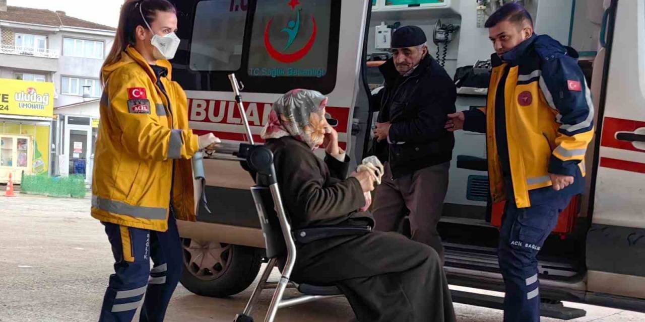 Hayvanlar İçin Kullanılan Kremi Süren Yaşlı Çift Hastanelik Oldu