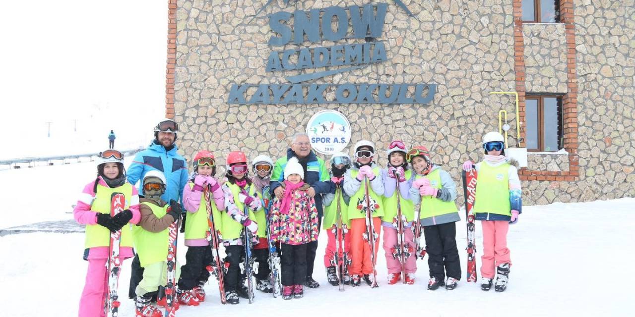 Başkan Büyükkılıç: “Türkiye’nin En Büyük Kayak Okulu Erciyes’te Hizmet Veriyor”