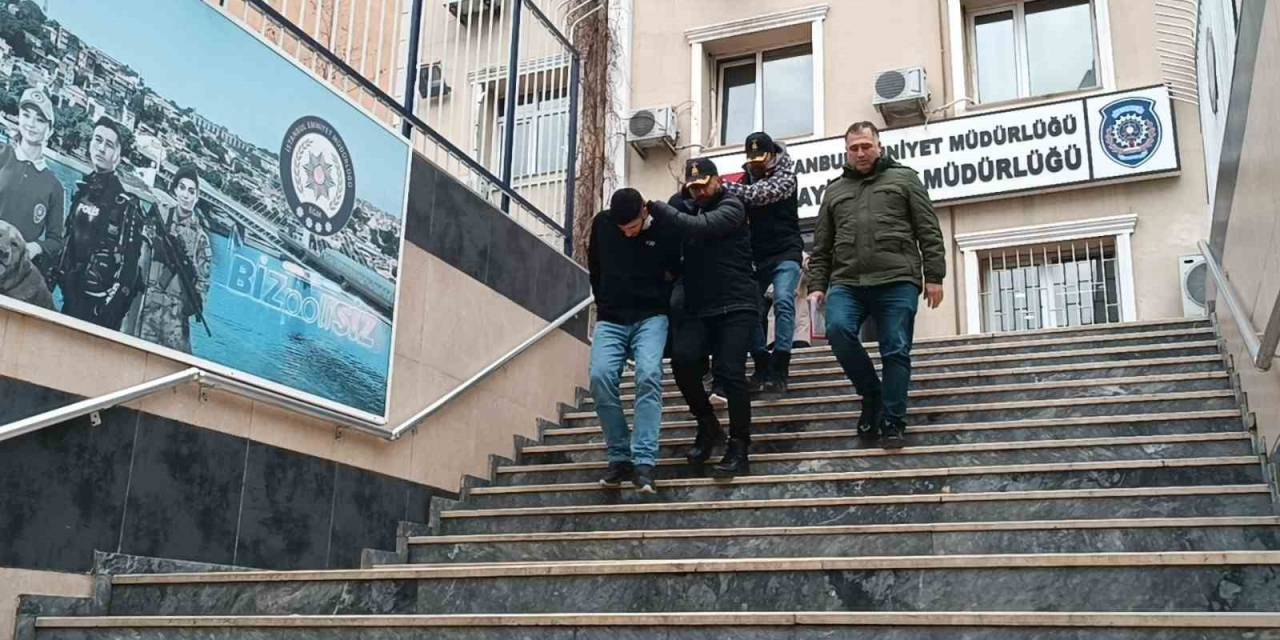Fatih’te Bir Turist Kapkaççıların Hedefi Oldu
