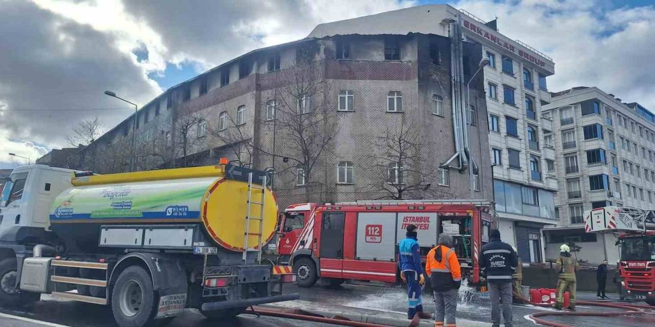 Sultangazi’de 1 Saat Arayla Çıkan Yangında Ayakkabı Atölyesi Alevlere Teslim Oldu