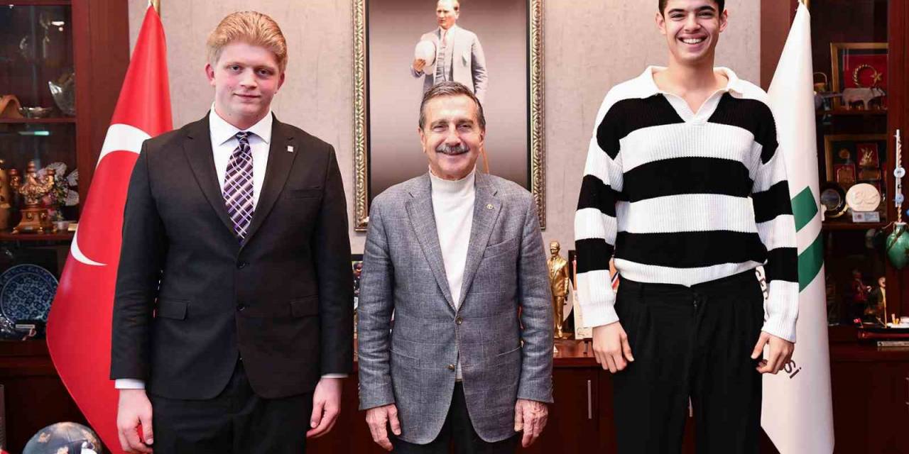 Başkan Ataç Berkay Gezgin İle Buluştu