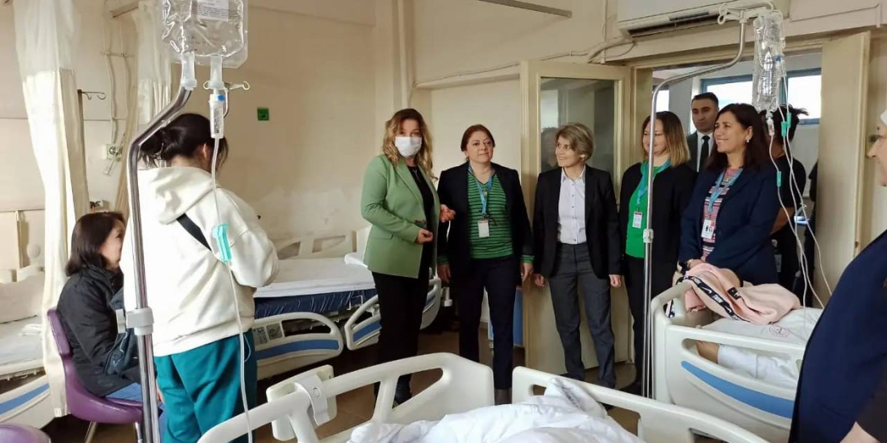 Başhekim Bozbaş Sağlık Çalışanları Ve Hastalar İle Bir Araya Geldi