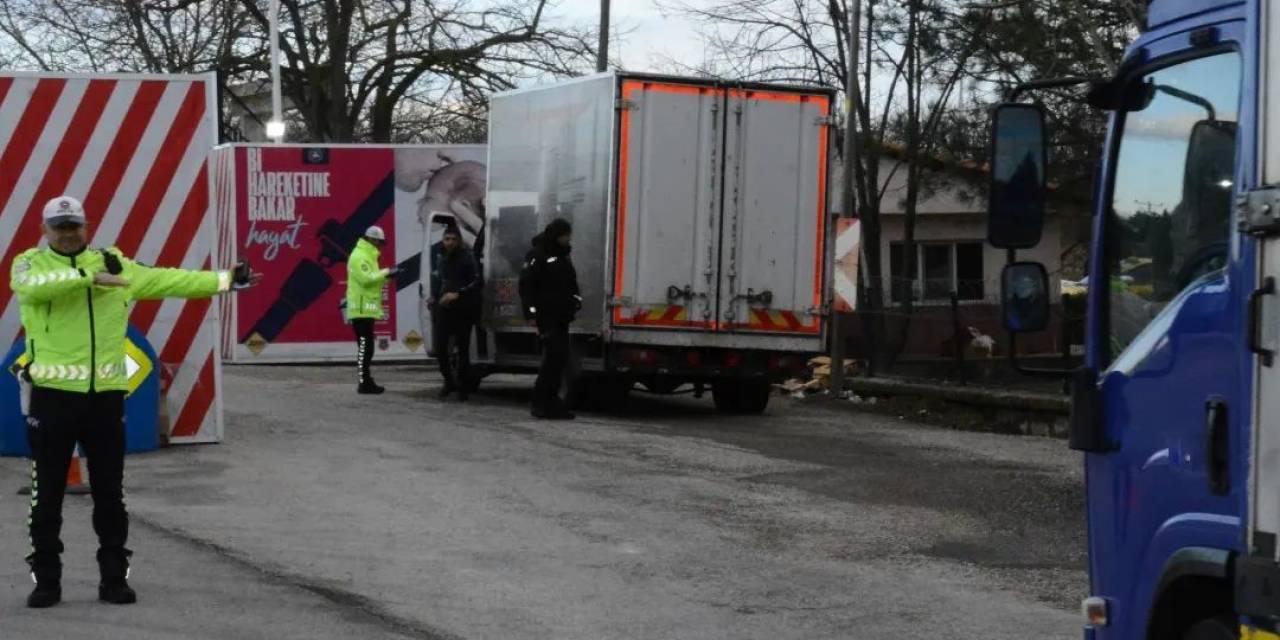 Kırklareli’nde Araç Ve Sürücüler Denetlendi