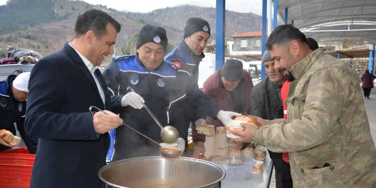 Başkan Atlı Esnaf Ve Vatandaşların İçini Isıttı