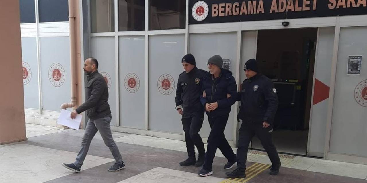 İzmir’de Uyuşturucu Tacirinin Evine Polis Baskını