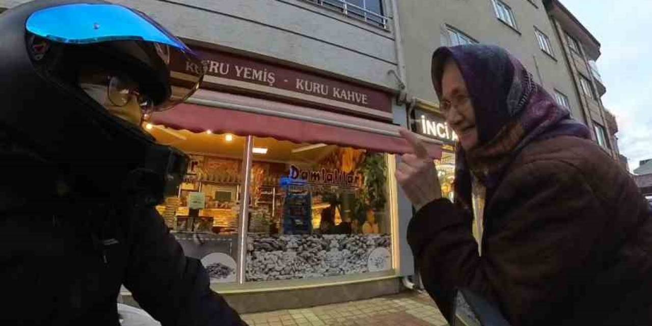 Yaşlı Kadınla Motosikletli Gençlerin Diyalogu Gülümsetti