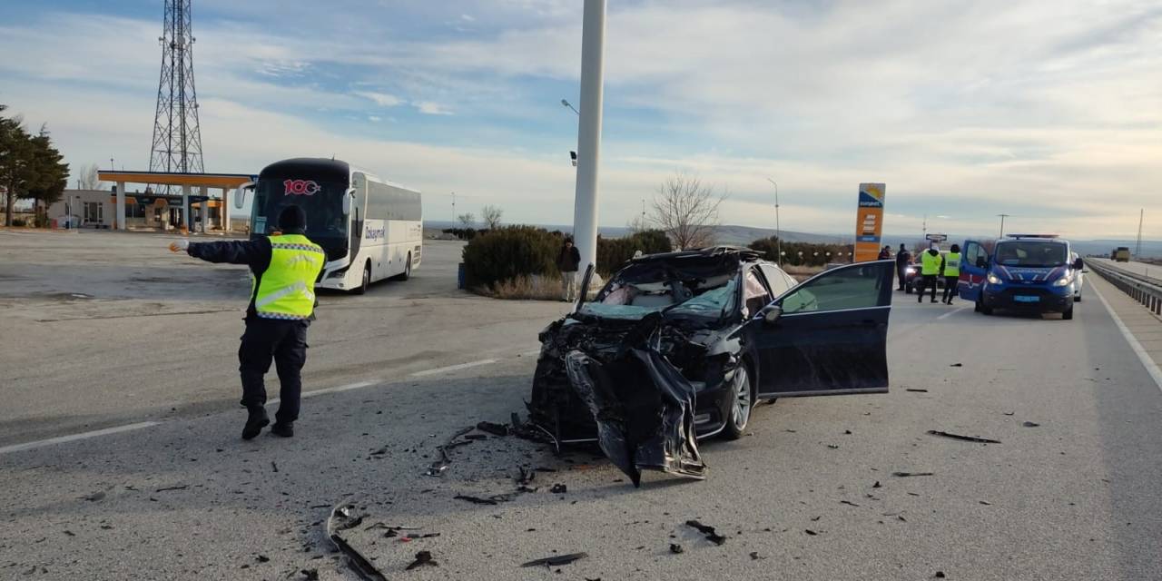 Konya’da Otomobil Kamyona Çarptı: 2 Yaralı