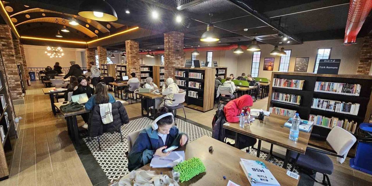 Başiskele’de Öğrencilerin Yeni Gözdesi: Kitaphane