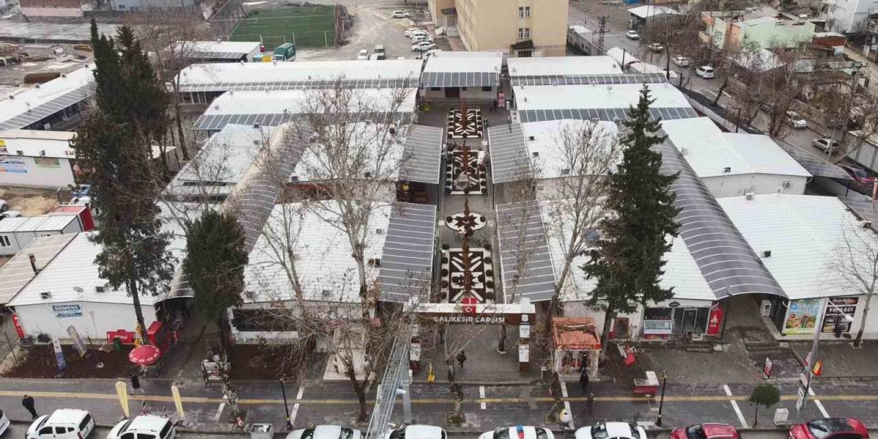 Deprem Bölgesinde Bir Yıl Boyunca Ticari Hayat Geçici Çarşılarda Sürdü