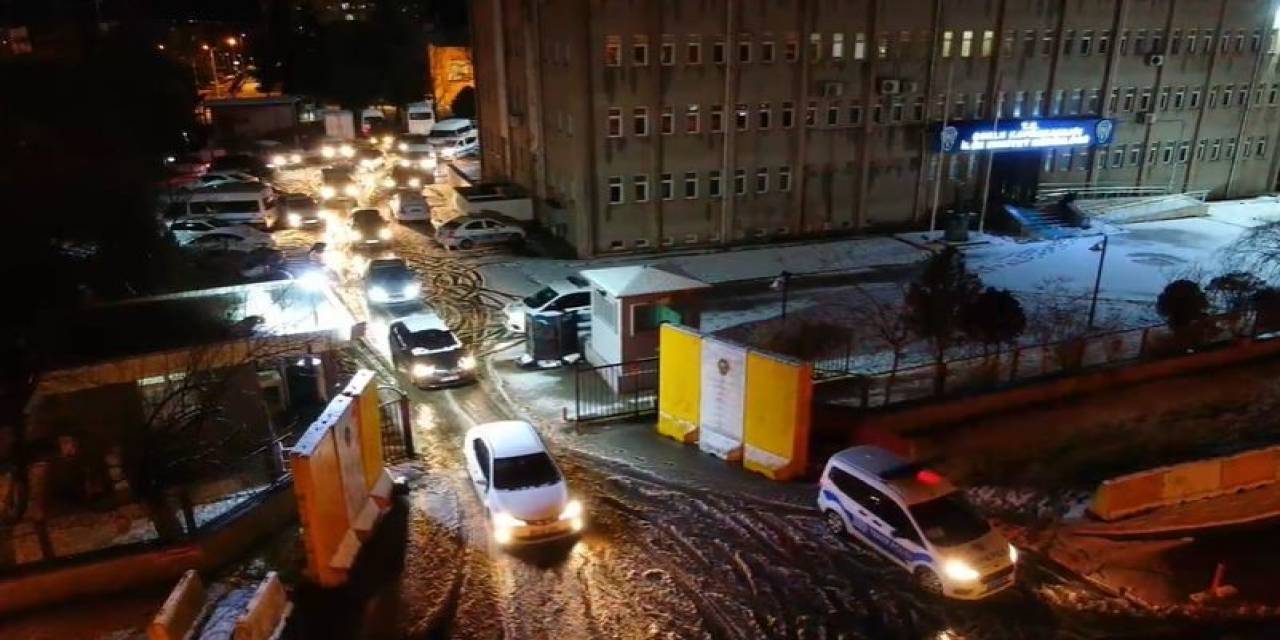 137 Polisle Huzur Operasyonu: 12 Gözaltı