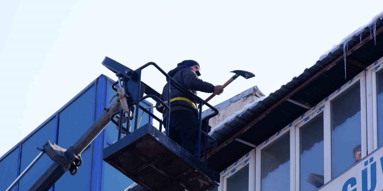 Buz Kırma Timleri Görev Başında