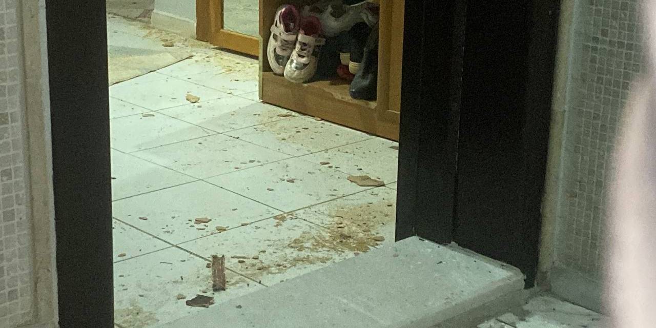 Tartıştığı Eşinin Kapısına Kurşun Yağdıran Koca Tutuklandı